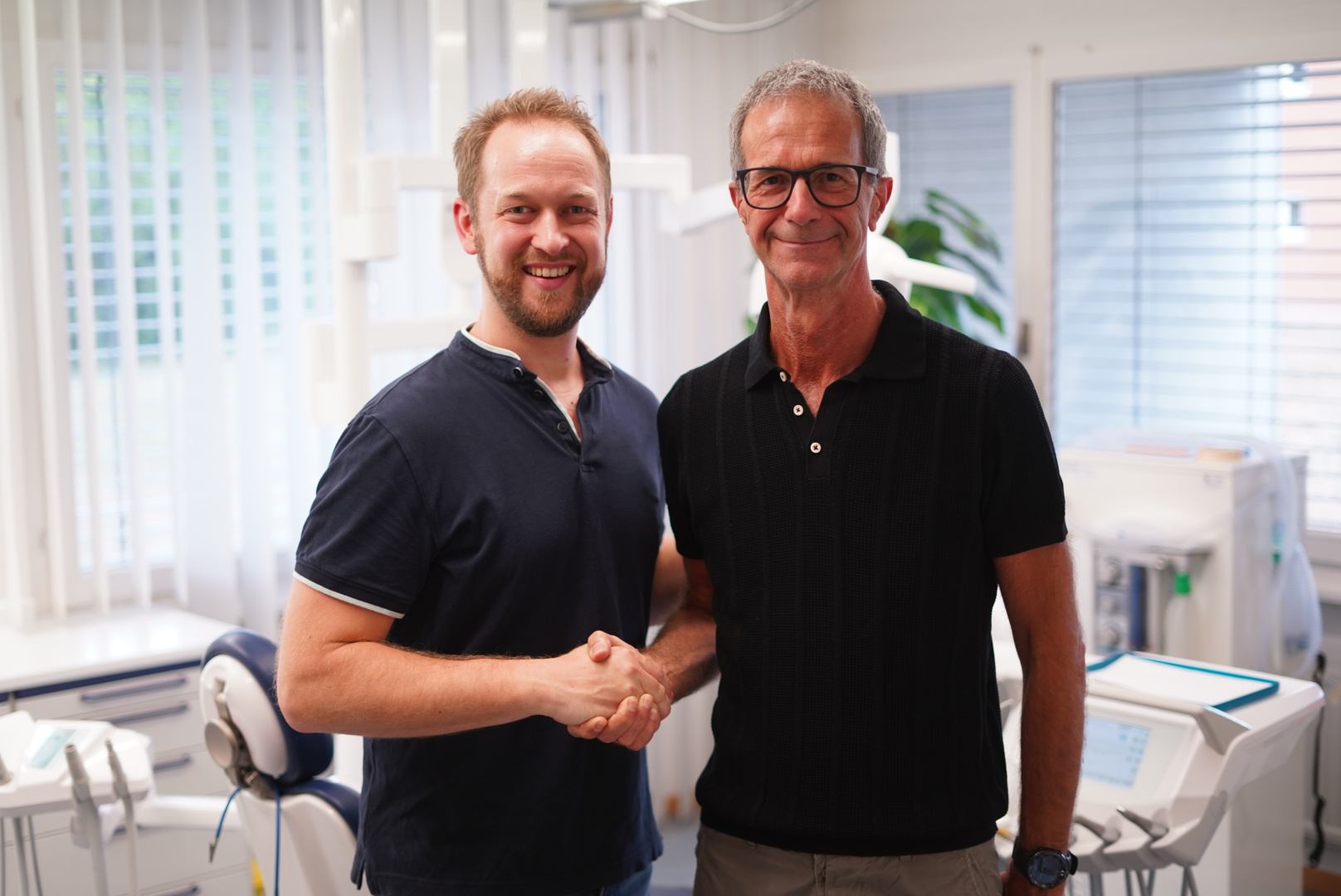 Dr. Denninger und Dr. Seeber in der Praxis Zahnarzt Reiden